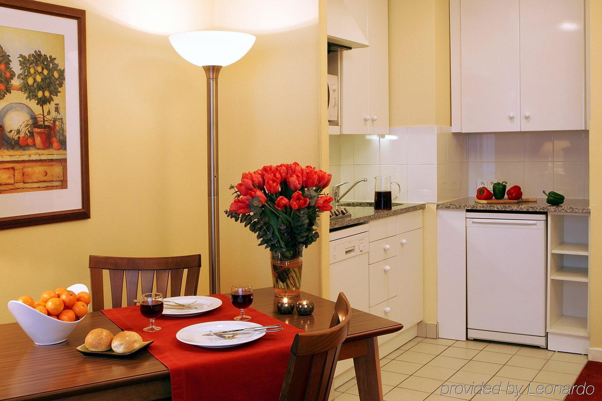 Citadines Tour Eiffel Paris Aparthotel Room photo